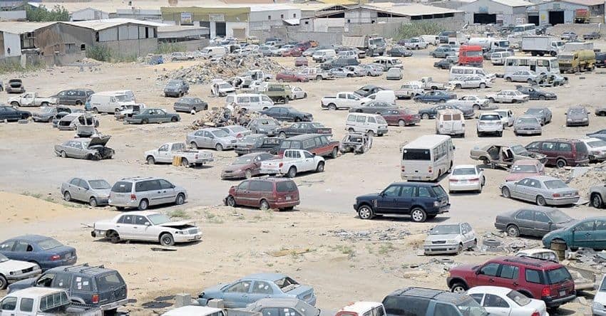 مطالب في السعودية لمواجهة ظاهرة السيارات التالفة في الطرق