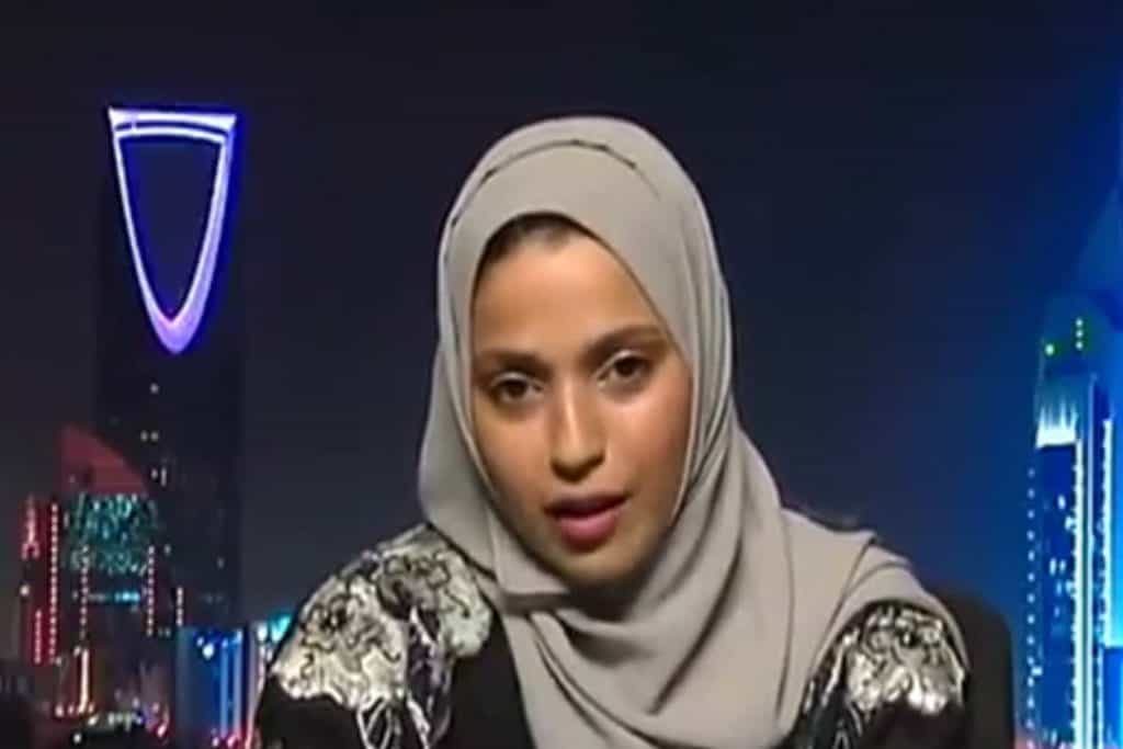 فيديو : طالبة سعودية تقنع قاضي أمريكي باسقاط مخالفات مرورية مسجلة عليها !!