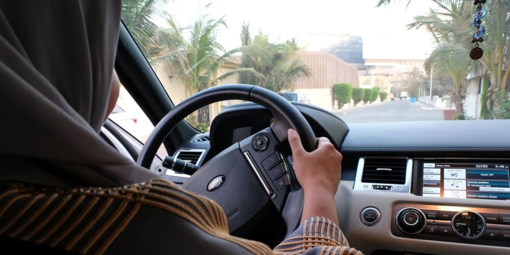 750 سعودية يمارسن تجربة قيادة السيارات في جامعة الملك فيصل بالاحساء