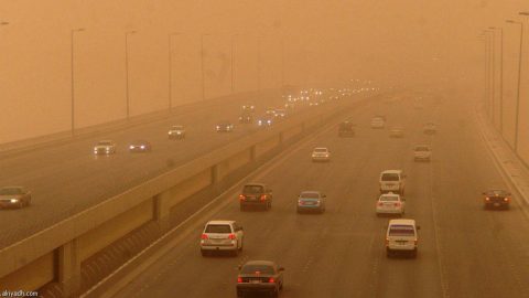 النقل السعودية تقدم نصائح للقيادة في الغبار