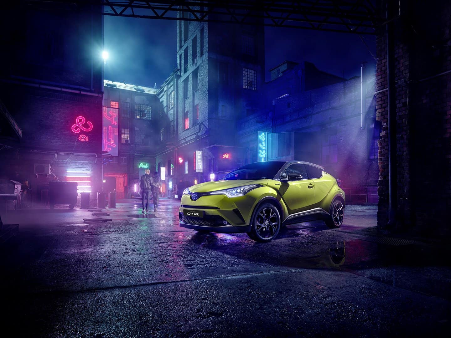تويوتا C-HR Neon Lime الخاصة تقدم بلون خاص ونظام صوتي مميز