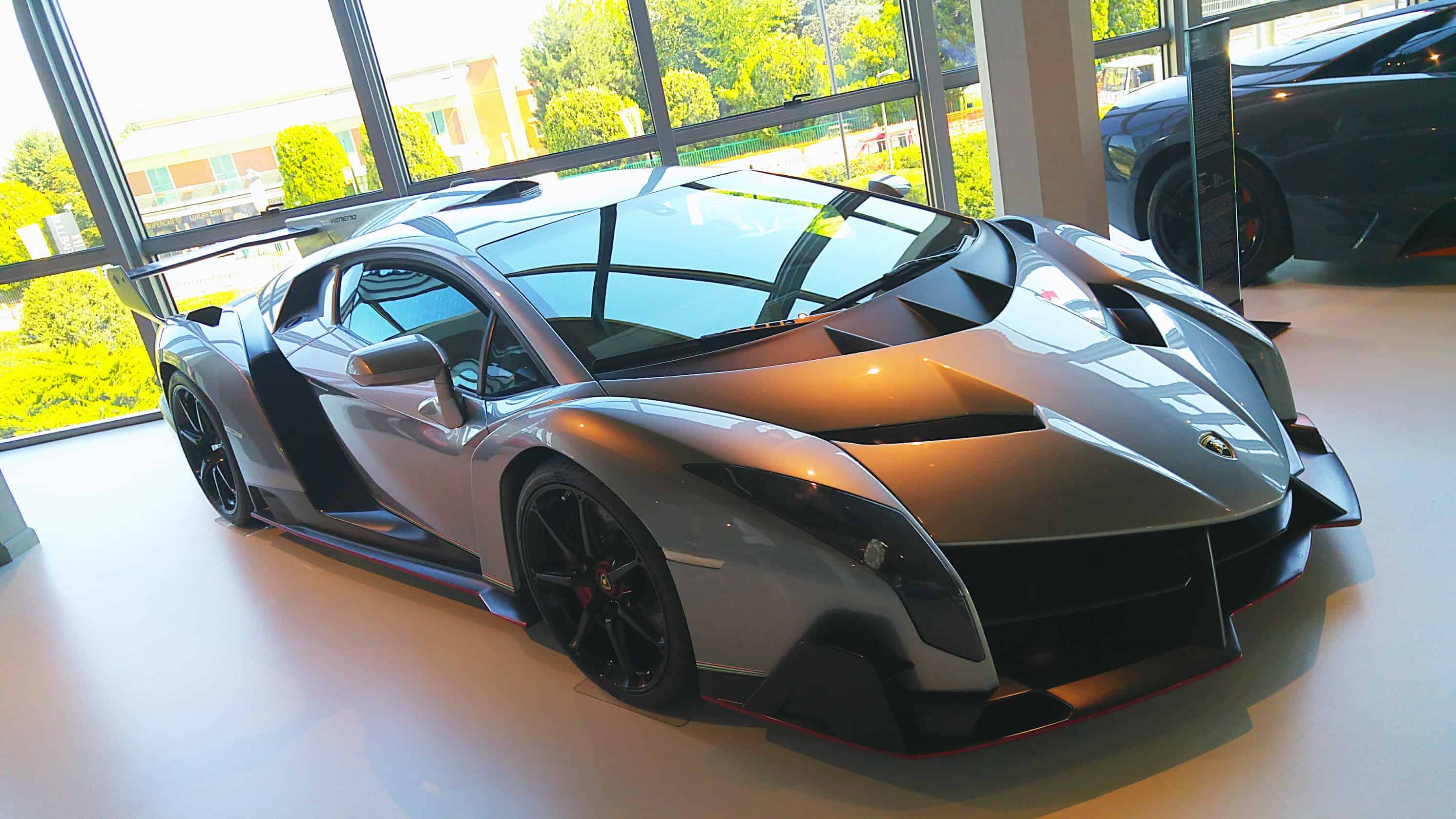 Lamborghini_Veneno.jpg