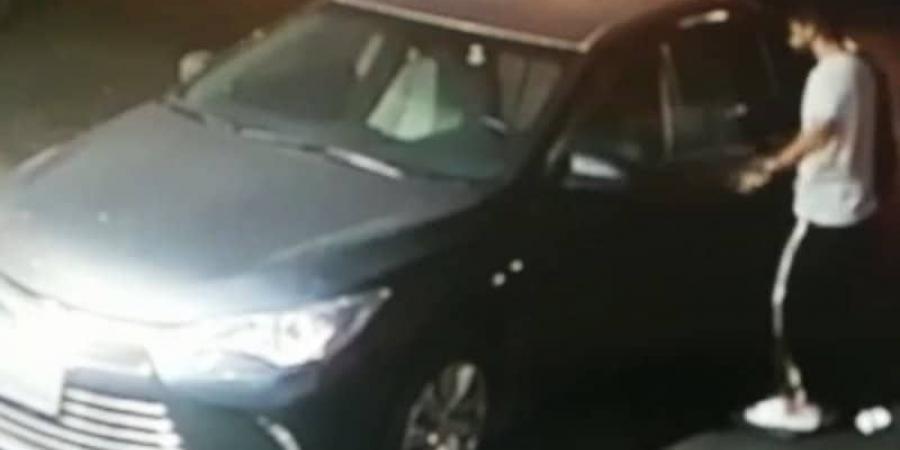 فيديو : سرقة سيارة جديدة في وضع التشغيل في السعودية