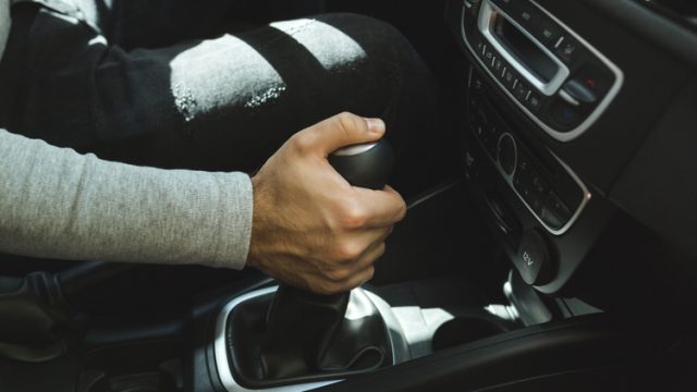 چگونه پایه دنده را حفظ می کنید و علائم آسیب آن چیست؟