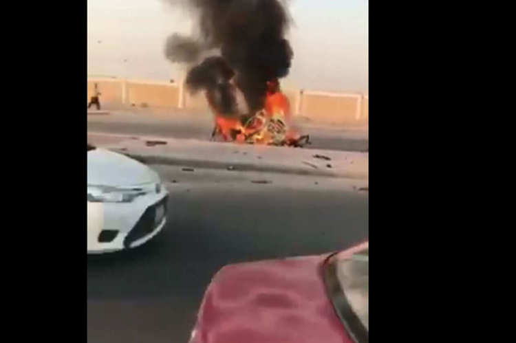 فيديو : تعرض سيارة للانقسام الي نصفين في حادث عنيف بالاحساء
