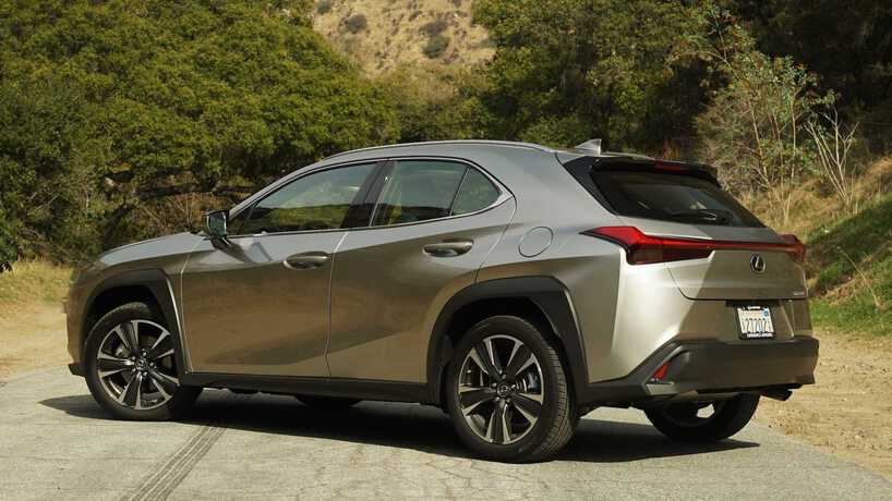 2019-lexus-ux-200-review-1.jpg