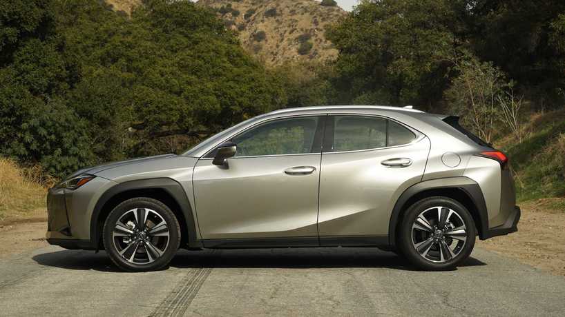 2019-lexus-ux-200-review-2.jpg
