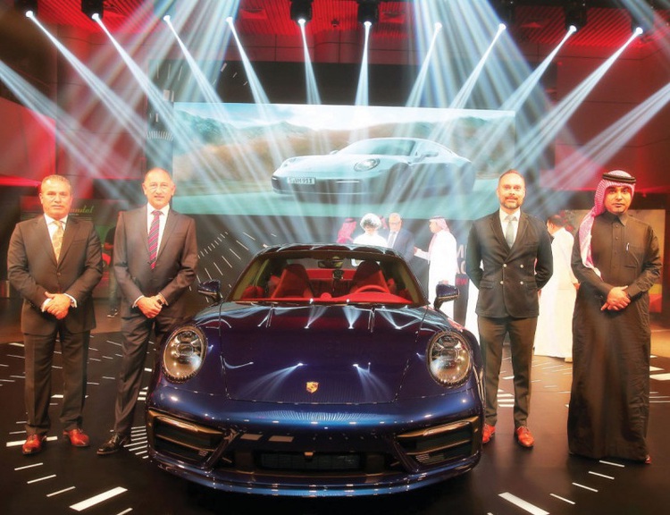 ساماكو تطلق بورشة 911 كارييرا S و4S في السعودية