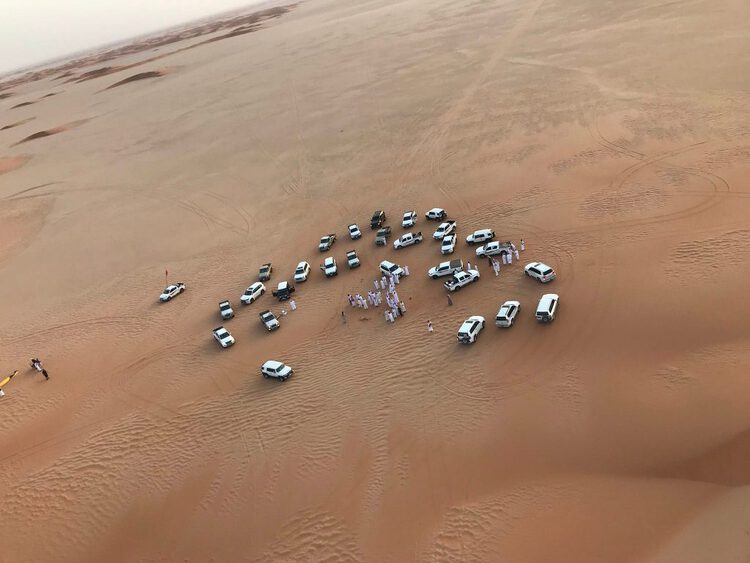 الوصول الي جثمان الشاب السعودي المفقود من أسبوعين وسيارته في صحراء الأفلاج