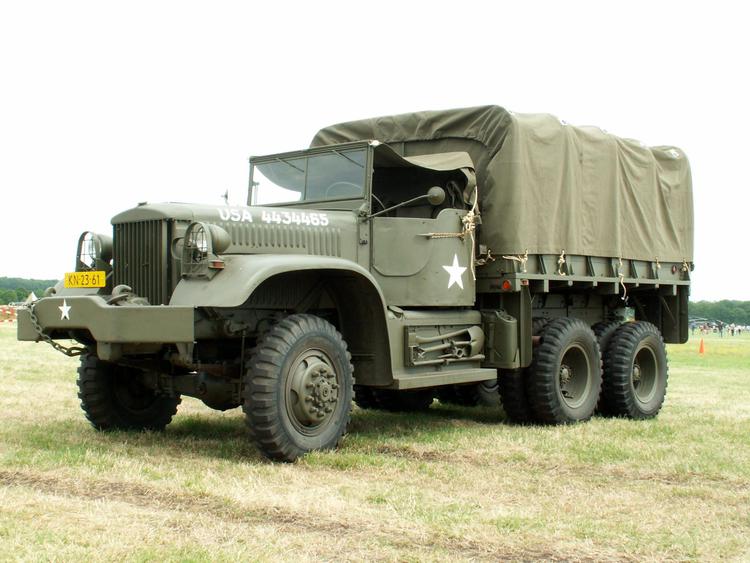 Diamond_T_truck_of_the_Royal_Dutch_Army.jpg
