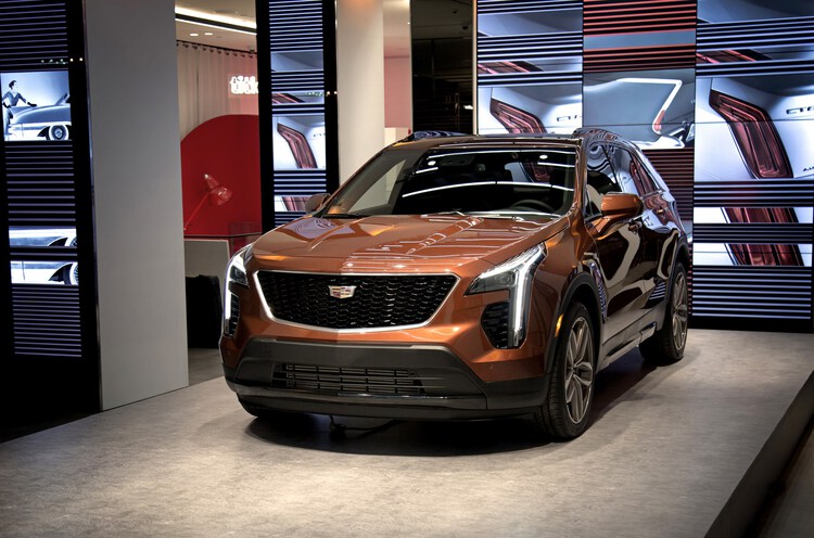 الجميح تحتفل باليوم الوطني بعروض على كاديلاك XT4
