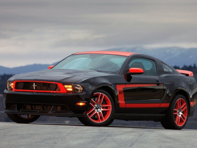 سيارات نادرة مميزة متاحة للشراء