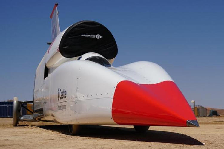 فيديو : سيارة Bloodhound Jet تتسارع من 80-483 كم بالساعة في 13 ثانية
