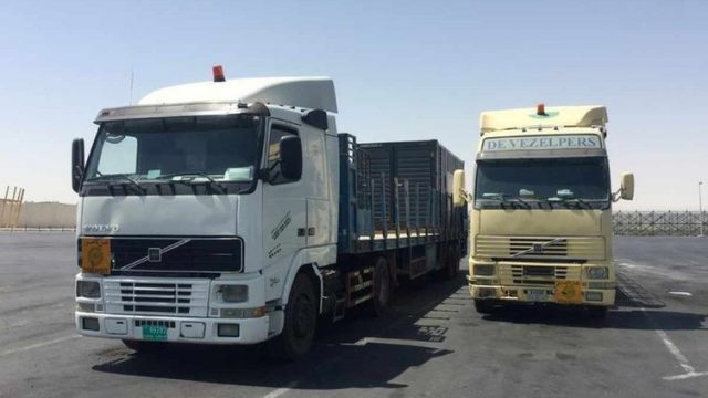 المرور يشدد على معايير حمولات مركبات النقل وحادث دورية في جدة