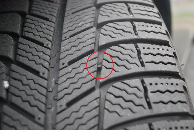 تغيير إطارات السيارة