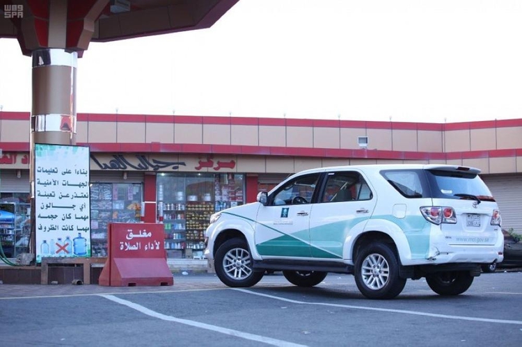 أمانة جدة تؤكد وقف تراخيص محطات الوقود التي لا تركب شاشات الاسعار