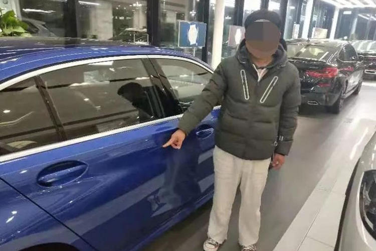 فيديو : ابن مدلل يلحق الضرر بسيارة بي ام دبليو لإجبار والده على شرائها