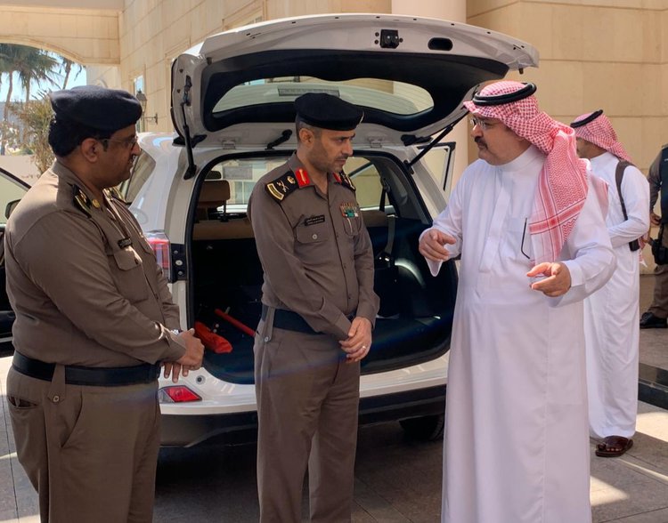 محافظ جدة يستكشف نظام الرصد الآلي الثابت والمتحرك