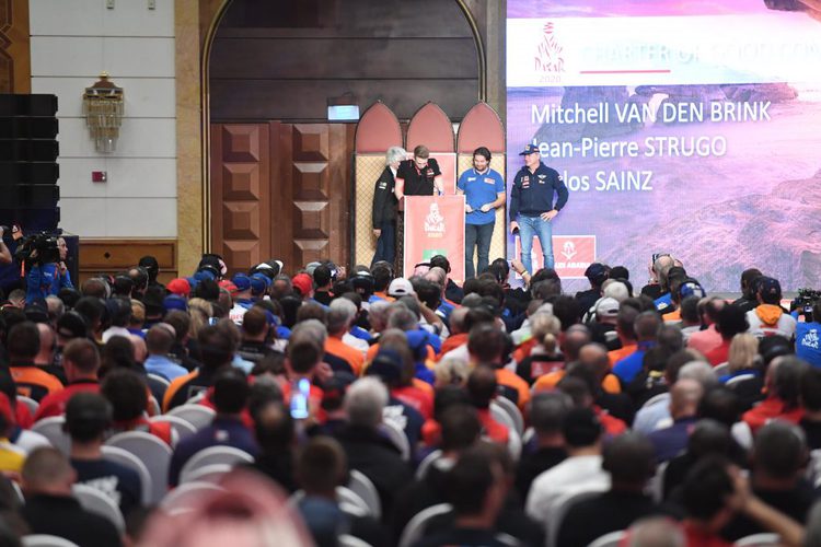 رالي داكار ينطلق خلال 12 مرحلة و7500 كم واعفاء السعوديين من رسوم المشاركة