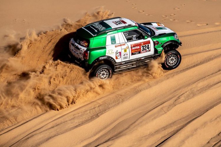 بيتر هانسيل يفوز بالمرحلة التاسعة من رالي داكار والسعيدان في المركز الثالث