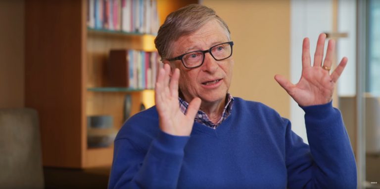 بيل جيتس يشتري سيارة بورشة تايكان كهربائية