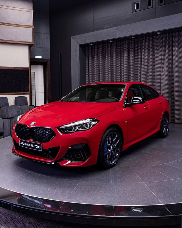 BMW M235i جران كوبيه بلون مميز في أبوظبي