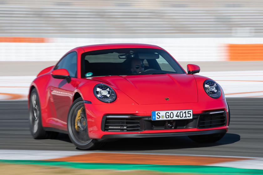 بورشة 911 موديل 2021 تحدث بناقل حركة مانيوال من 7 سرعات