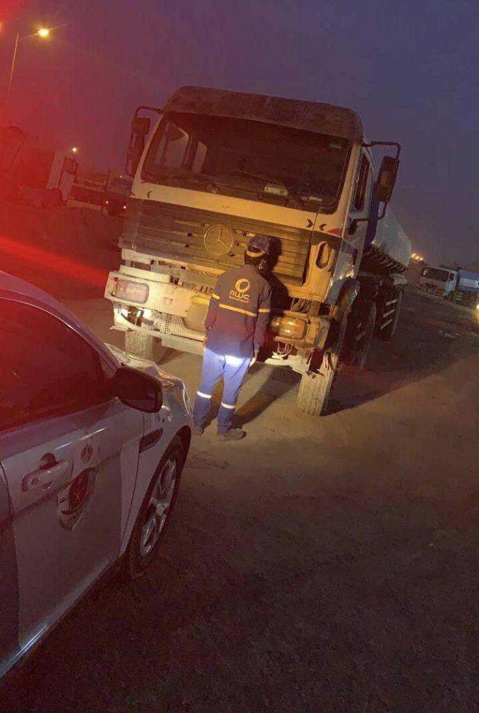 ضبط شاحنتين لعكس الطريق ولمخالفات مرورية في السعودية