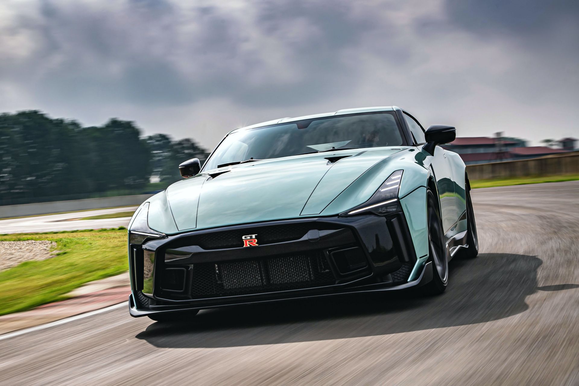 نيسان GT-R50 2021 من Italdesign تظهر لأول مرة في حلبة ايطالية