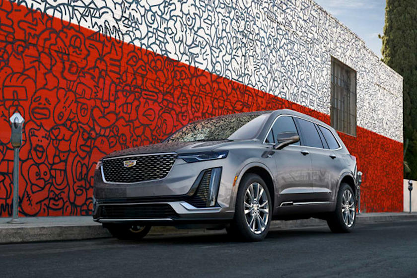 كاديلاك XT6 تحصل على فئة أرخص باسم Luxury