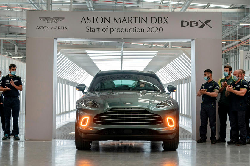 أستون مارتن DBX تدخل الإنتاج