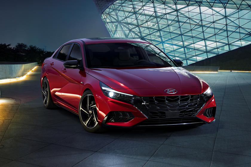 هيونداي تطلق إلنترا N Line الرياضية الجديدة بلمسات أكثر جرأة