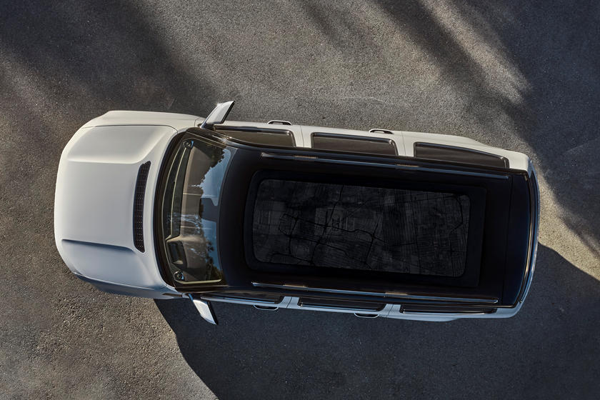 جيب تطلق صورة تشويقية جديدة للسقف الزجاجي لجراند واجونير