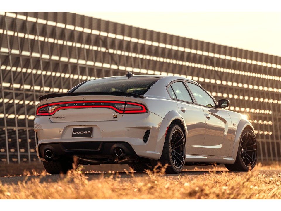 دودج تشارجر 2021