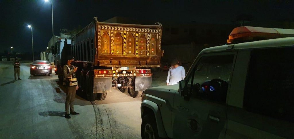 المرور يضبط سائق نقل متهور ومفحط في الجبيل والرياض