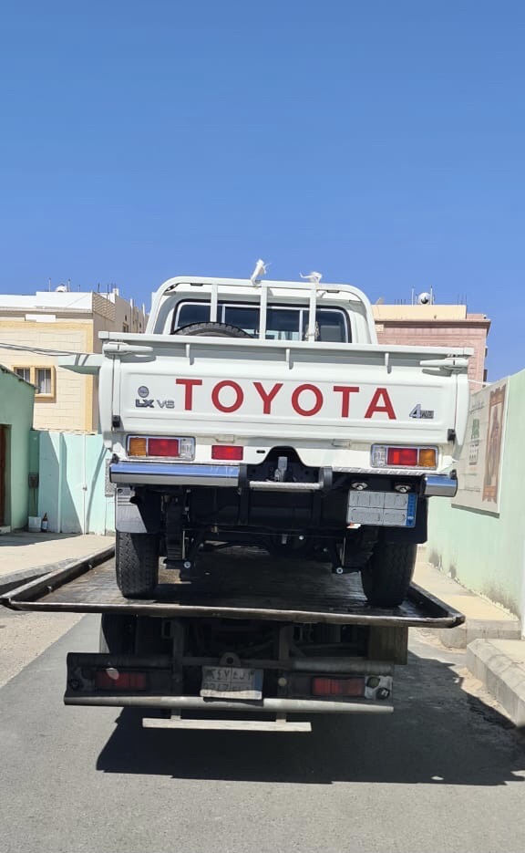 ضبط 3 سيارات للقيادة بسرعات عالية وعكس الاتجاه في السعودية