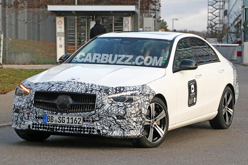 مرسيدس C-Class الجديدة تبدو وكأنها نسخة مصغرة من S-Class