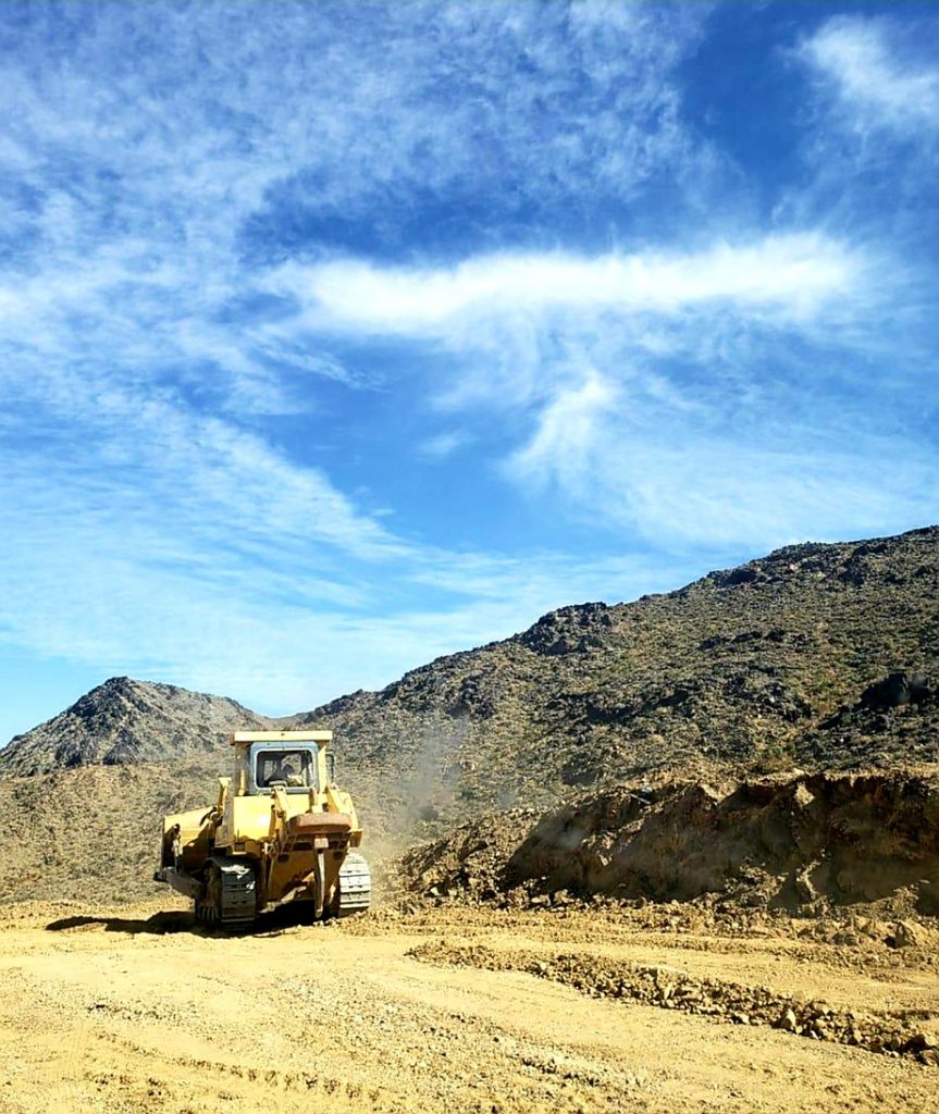 فتح طرق في الباحة ومبادرة لتزيين الجسور والأنفاق بالجداريات في جدة