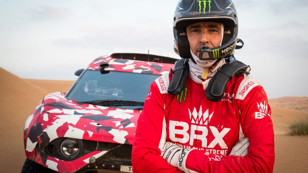 سيباستيان لوب يقود سيارة برودرايف BRX T1 في داكار