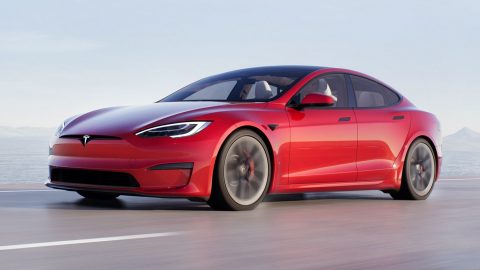 تيسلا تكشف عن Model S و X بتصميم داخلي جديد وعجلة قيادة سباقية