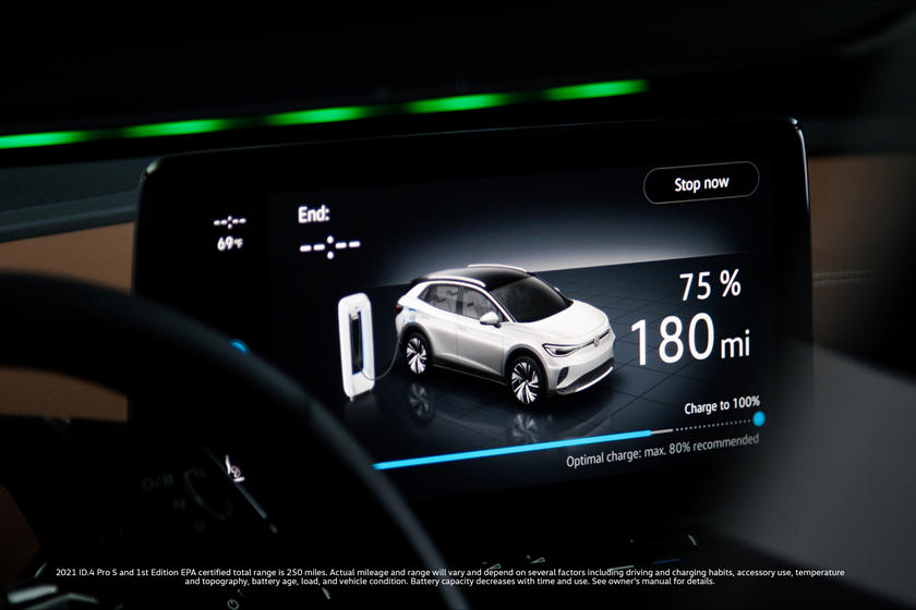 فيديو : كيف يمكن للسيارات الكهربائية الجديدة من فولكس فاجن التحدث باستخدام الضوء ؟