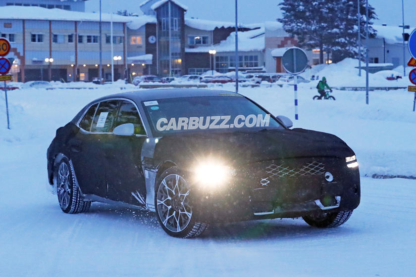 جينيسيس G90 سيدان تبدو مستعدة لمنافسة S-Class