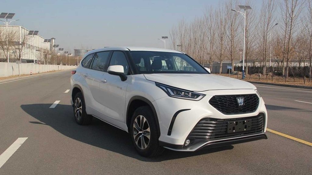 تويوتا كراون تتحول إلي SUV وتظهر لأول مرة في الصين