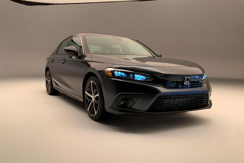 هوندا سيفيك 2022 سيدان تتميز تأتي بتصميم أبسط ومحركات أكثر كفاءة