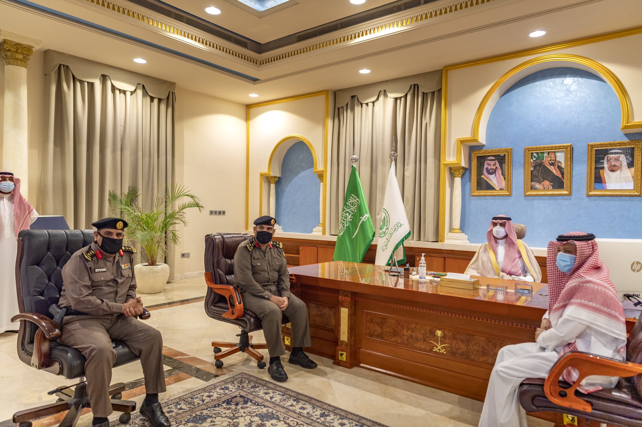 أمير الجوف يطلع على منجزات إدارة المرور بالمنطقة