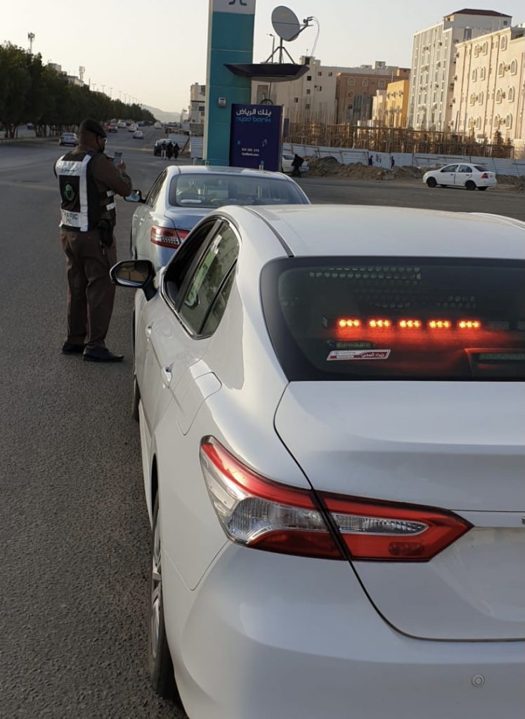 ضبط 3 سيارات للقيادة بتهور في السعودية