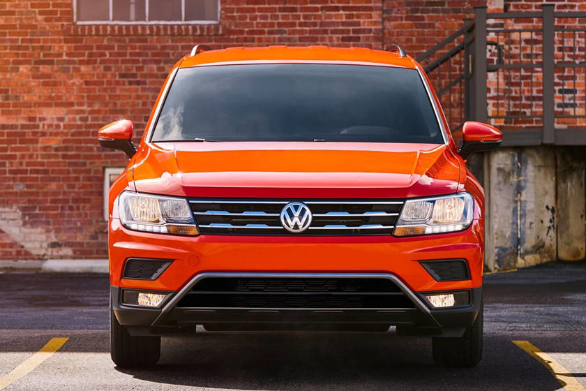 فولكس فاجن تؤكد أن النقص في الرقائق الإلكترونية سيضر أرباحها