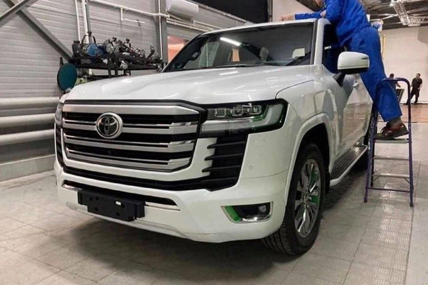 تسريب تفاصيل جديدة عن تويوتا لاند كروزر 2022