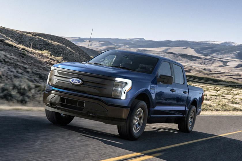 فورد تقدم F-150 Lightning Pro بمدى محدود 482 كم في الشحنة