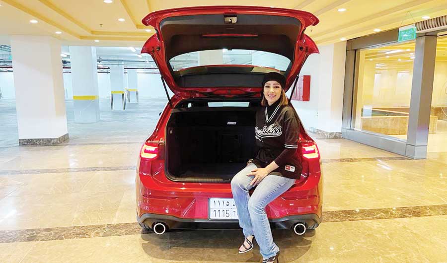 سعودية تقدم فيديوهات حول مشكلات السيارات وكيفية التعامل معها